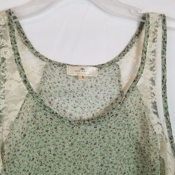 IRIS BASIC FLORAL PRINT WITH LACE HI-LOW HEM. SZ L - Picture 4 of 14